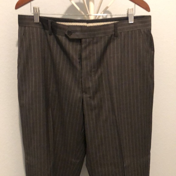 Mens Joseph Abboud Charcoal Grey Wool pinstripe suit - Picture 4 of 5